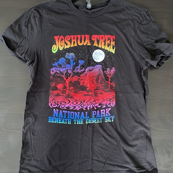 Jimmu Hendrix, Oakley, Joshua Tree graphic tees - Picture 5 of 6